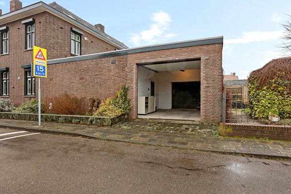 Photo - For rent: THIS COMPLETELY RENOVATED, READY-TO-MOVE-IN TOP-OF-THE-RANGE PROPERTY WITH OVER 5 BEDROOMS IS NOW AVAILABLE TO RENT!